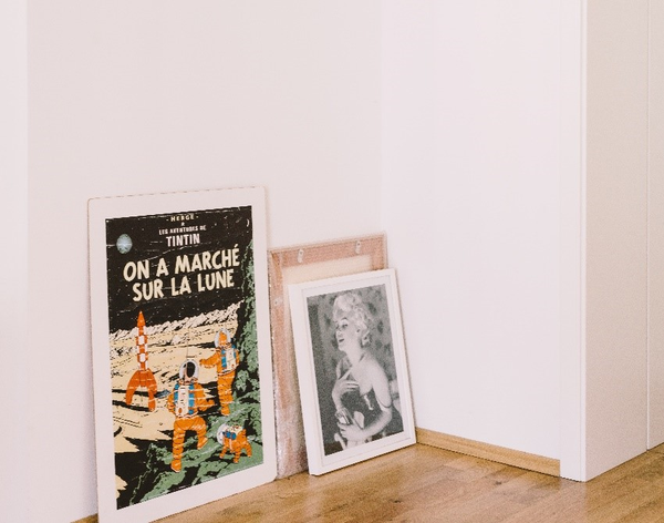 3_Tips_for_Creating_a_Classic_Art_Gallery_Style_Display_Wall_(Image).jpg