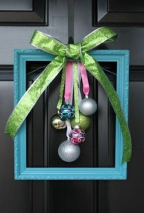 DIY_Create_a_Unique_Wreath_with_Frames_(Image).jpg